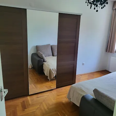 Apartment Kali Medence Kapuja 1