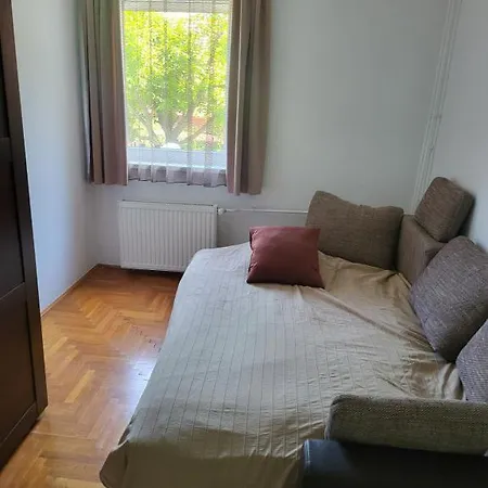 Apartment Kali Medence Kapuja 1 *