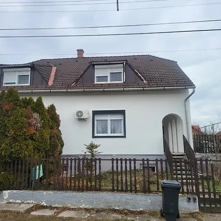 Διαμέρισμα Kali Medence Kapuja 1 Zánka